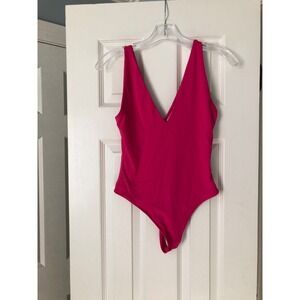 Aritzia Babaton Deep V-Neck Bodysuit‎ Magenta Pink Sleeveless Bodysuit Sz Medium
